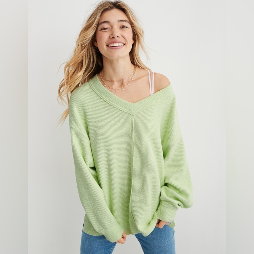 AERIE WONDER V-NECK SWEATSHIRT